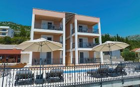 Villa Tin Apartments